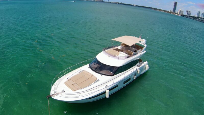 60ft Prestige Yacht available in Miami with 1 jet ski included for one hrs for up to 13 Guest. - Image 3